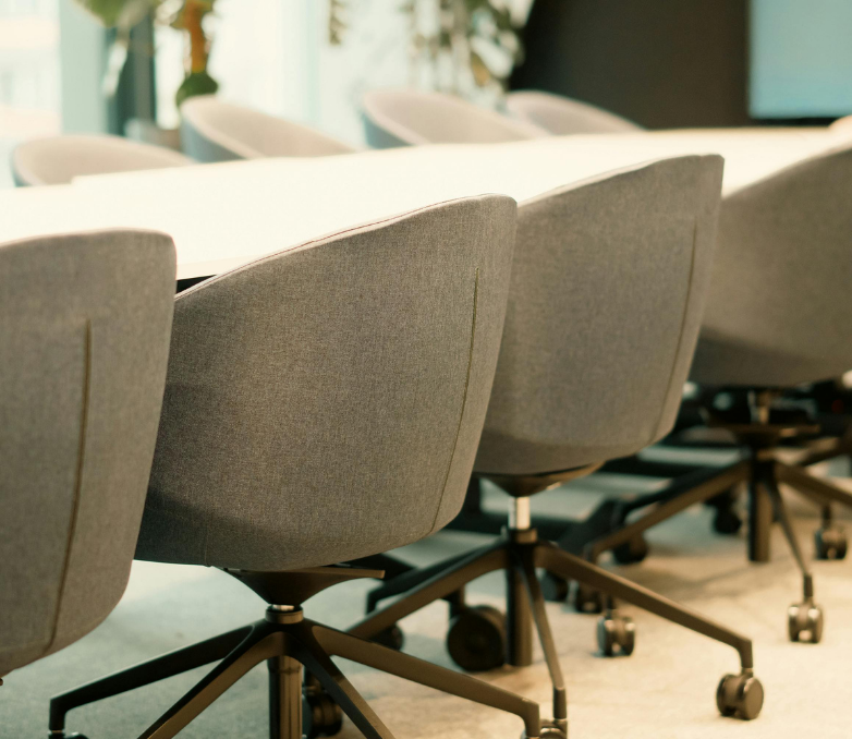 Des partenaires reconnus pour un mobilier fiable et durable